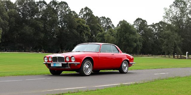 Premium vintage car rental chauffeur mauritius (10)